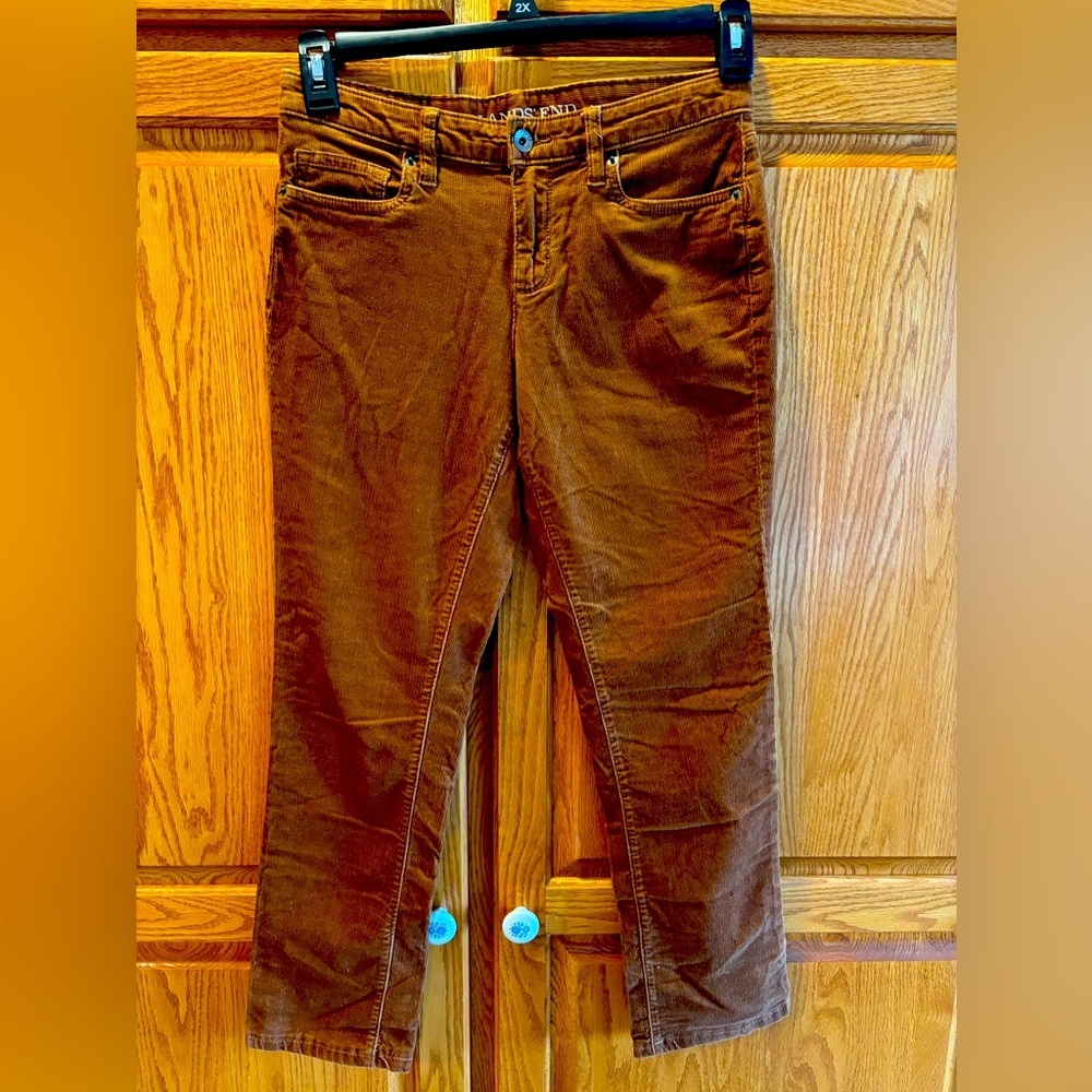 Land’s End mid rise‎ straight leg petite corduroy women’s pants. Size 4.